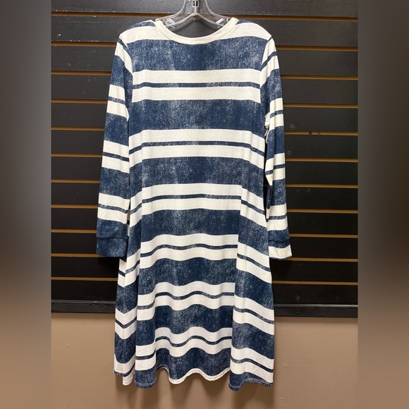 LuLaRoe Emily Dress Womens M Blue White Striped Long Sleeve Swing Dress NWT - Picture 4 of 4